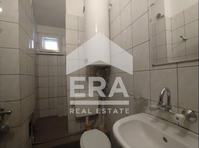 Двустаен апартамент в Варна, Колхозен пазар - 98 кв.м за 909 €/кв.м - Снимка #6