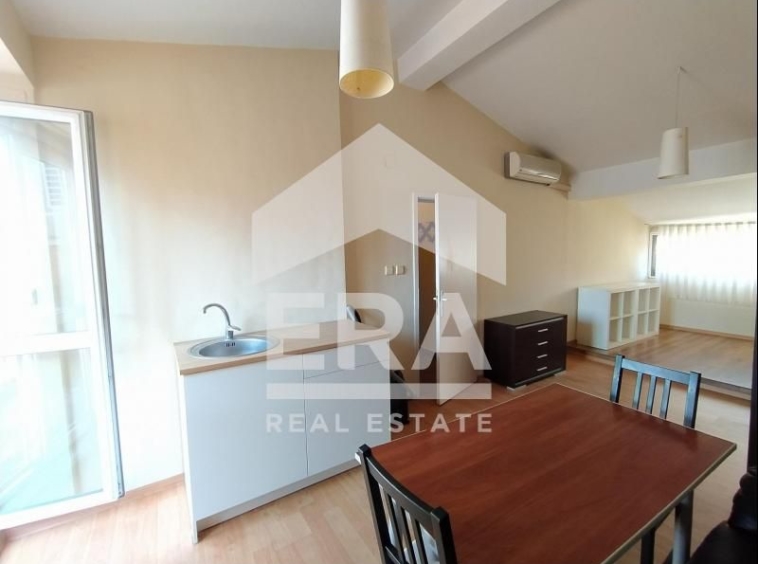 Двустаен апартамент в Варна, Колхозен пазар - 98 кв.м за 909 €/кв.м - Снимка #8