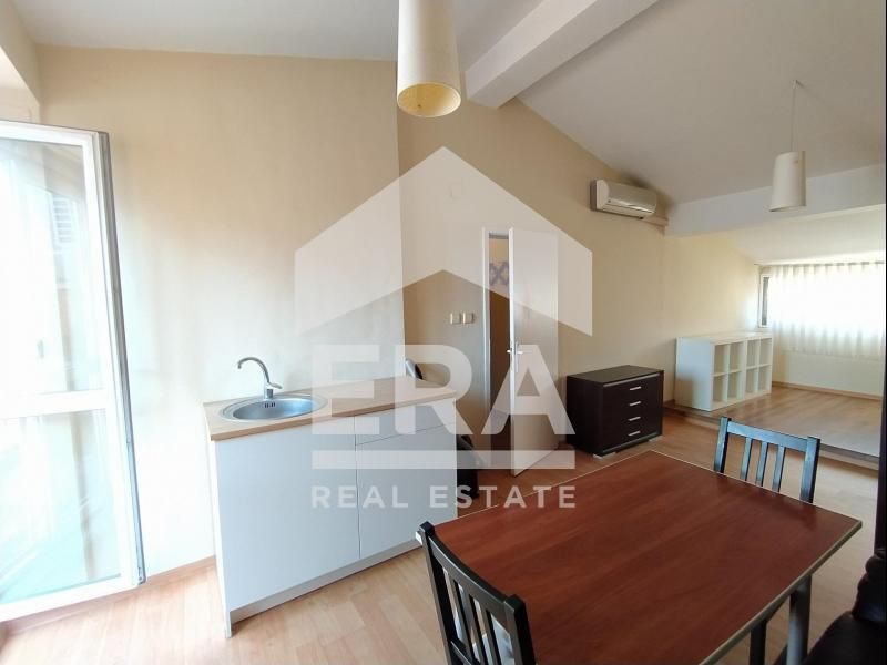 Двустаен апартамент в Варна, Колхозен пазар - 98 кв.м за 909 €/кв.м - Снимка #8