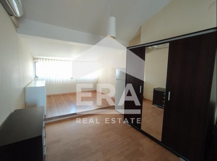 Двустаен апартамент в Варна, Колхозен пазар - 98 кв.м за 909 €/кв.м - Снимка #10