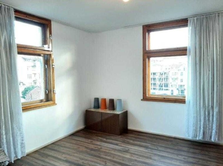Дава се под наем Двустаен апартамент в София, Център - 60 кв.м за 375 € - Снимка #2