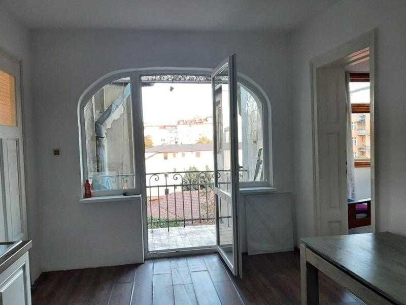 Дава се под наем Двустаен апартамент в София, Център - 60 кв.м за 375 € - Снимка #3