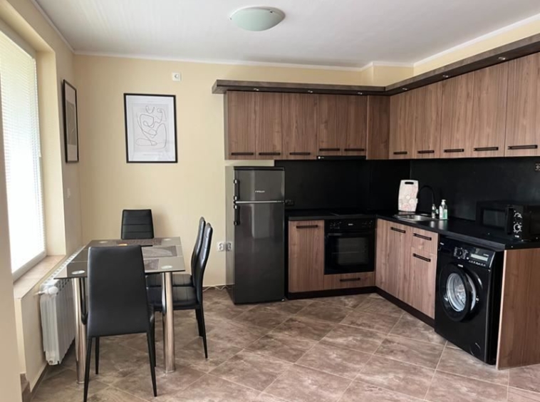 Дава се под наем Двустаен апартамент в София, Център - 64 кв.м за 650 € - Снимка #2