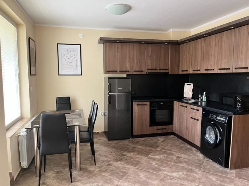 Дава се под наем Двустаен апартамент в София, Център - 64 кв.м за 650 € - Снимка #2