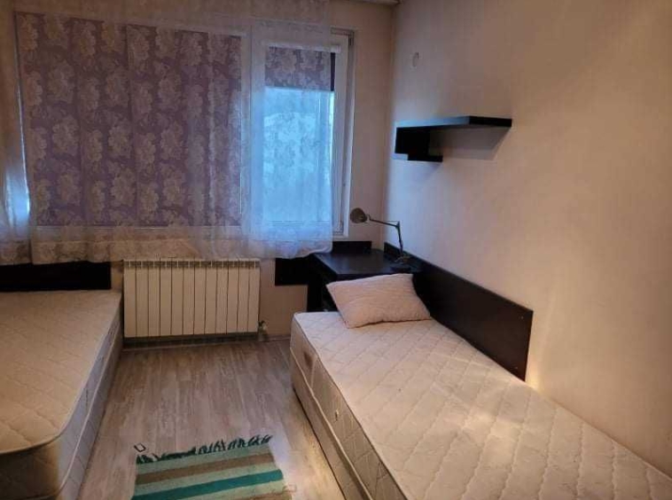 Дава се под наем Тристаен апартамент в София, Студентски град - 127 кв.м за 1300лв € - Снимка #6