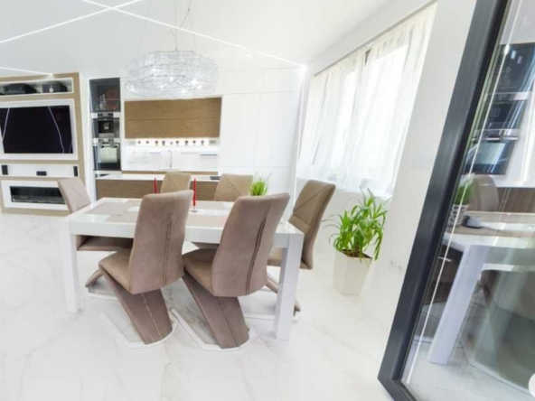 Тристаен апартамент в София, Бояна - 150 кв.м за 2134 €/кв.м - Снимка #1