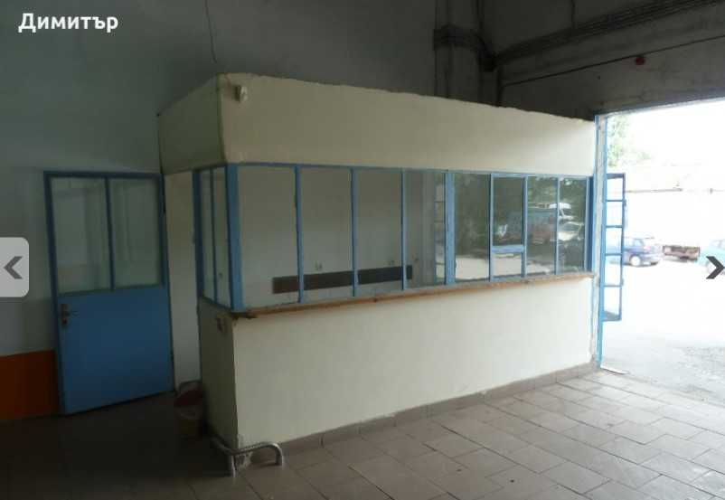 Дава се под наем Склад в Пловдив, Гагарин - 110 кв.м за 900лв € - Снимка #3