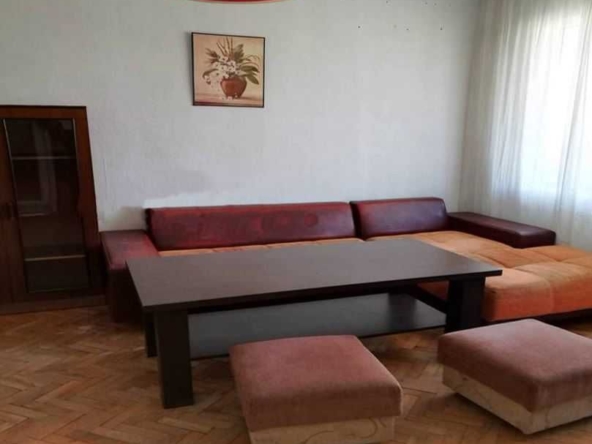 Дава се под наем Тристаен апартамент в Варна, Колхозен пазар - 80 кв.м за 275 € - Снимка #1