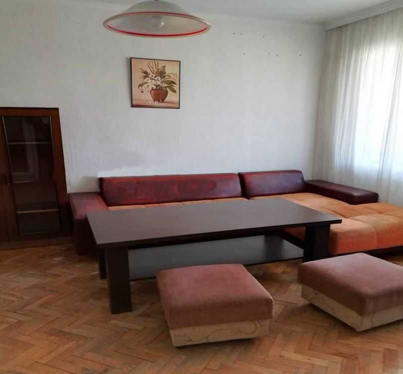 Дава се под наем Тристаен апартамент в Варна, Колхозен пазар - 80 кв.м за 275 € - Снимка #1