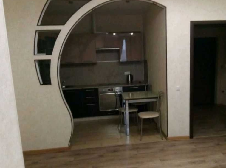 Дава се под наем Двустаен апартамент в Пловдив, Изгрев - 60 кв.м за 390лв € - Снимка #2