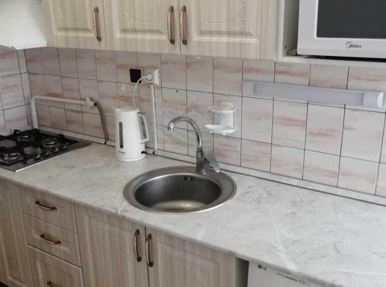 Дава се под наем Двустаен апартамент в Пловдив, Каменица 2 - 45 кв.м за 260лв € - Снимка #2