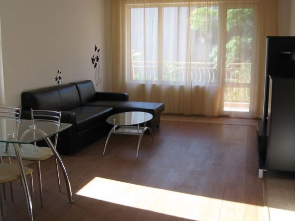 Дава се под наем Двустаен апартамент в Бургас, Възраждане - 77 кв.м за 440лв € - Снимка #1