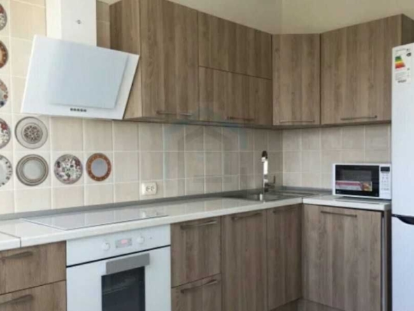 Дава се под наем Едностаен апартамент в Пловдив, Младежки Хълм - 50 кв.м за 240лв € - Снимка #1