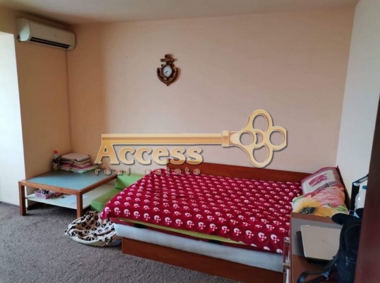 Дава се под наем Тристаен апартамент в Варна, ВИНС - 120 кв.м за 500лв € - Снимка #8