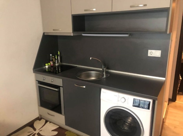 Дава се под наем Едностаен апартамент в Пловдив, Център - 40 кв.м за 175 € - Снимка #4