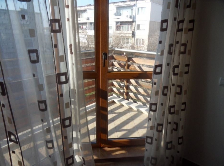 Дава се под наем Тристаен апартамент в Пловдив, Кючук Париж - 90 кв.м за 250 € - Снимка #12