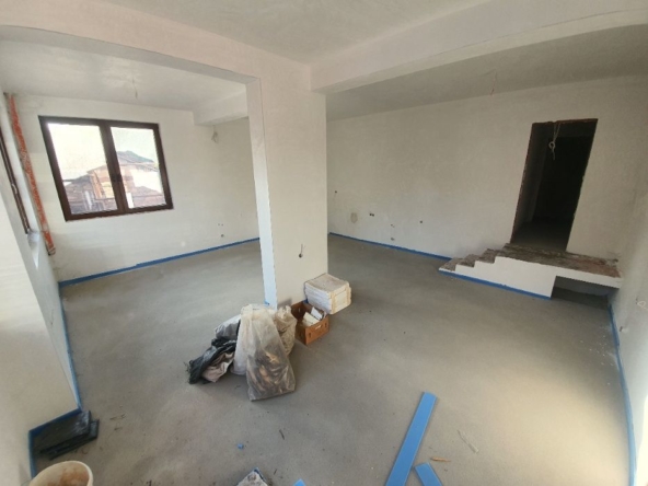 Дава се под наем Магазин в Асеновград - 50 кв.м за 255 € - Снимка #1