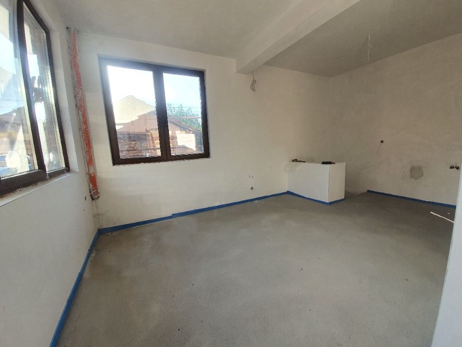 Дава се под наем Магазин в Асеновград - 50 кв.м за 255 € - Снимка #2