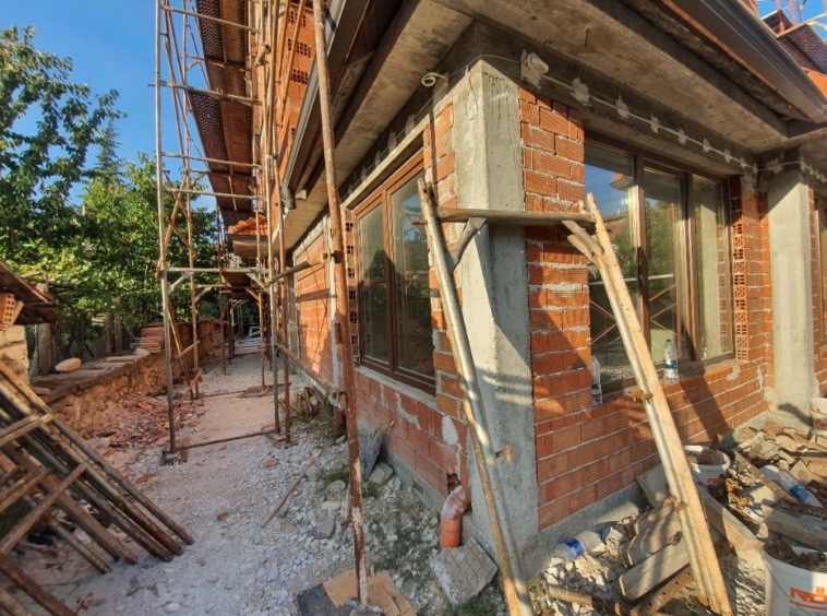 Дава се под наем Магазин в Асеновград - 50 кв.м за 255 € - Снимка #24