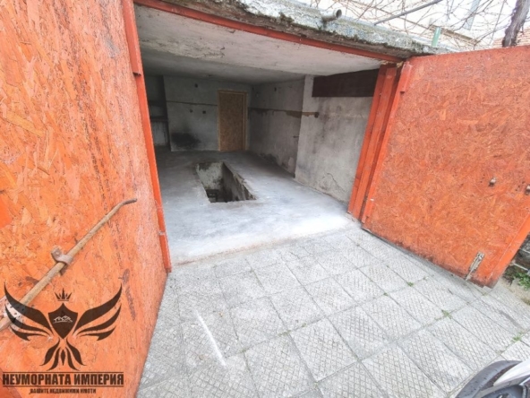 Гараж / Паркомясто в Асеновград - 18 кв.м за 573 €/кв.м - Снимка #1