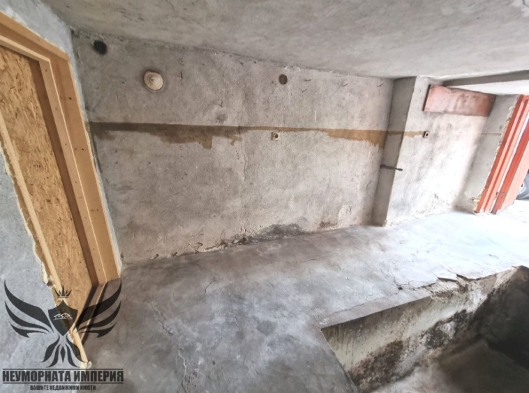Гараж / Паркомясто в Асеновград - 18 кв.м за 573 €/кв.м - Снимка #5