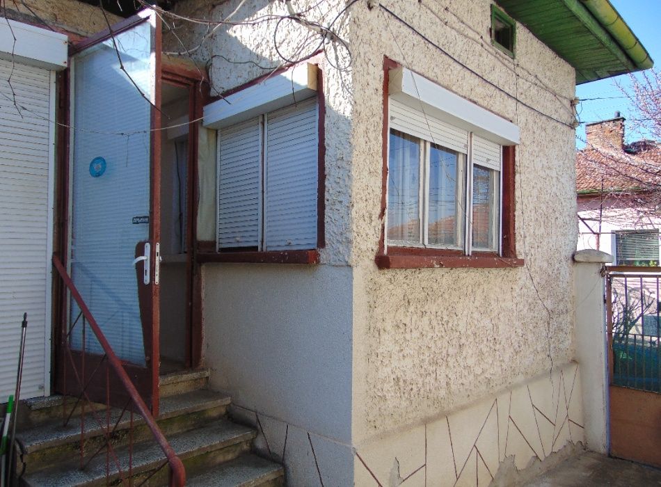 Къща в Плевен, 9-ти квартал - 100 кв.м за 700 €/кв.м - Снимка #16