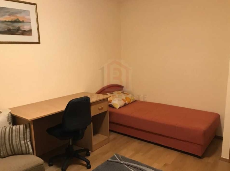 Дава се под наем Тристаен апартамент в Пловдив, Съдийски - 78 кв.м за 200 € - Снимка #4