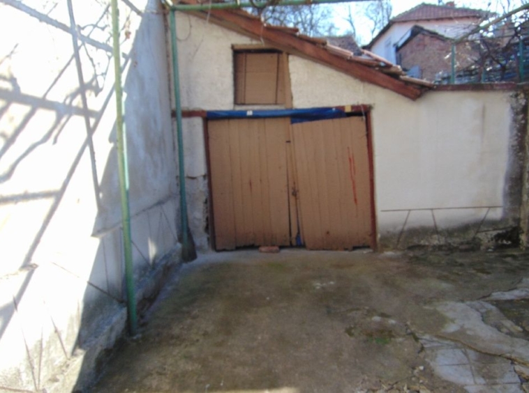 Къща в Плевен, 9-ти квартал - 100 кв.м за 700 €/кв.м - Снимка #15
