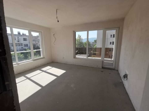 Тристаен апартамент в Пловдив, Кючук Париж - 93 кв.м за 1318 €/кв.м - Снимка #1