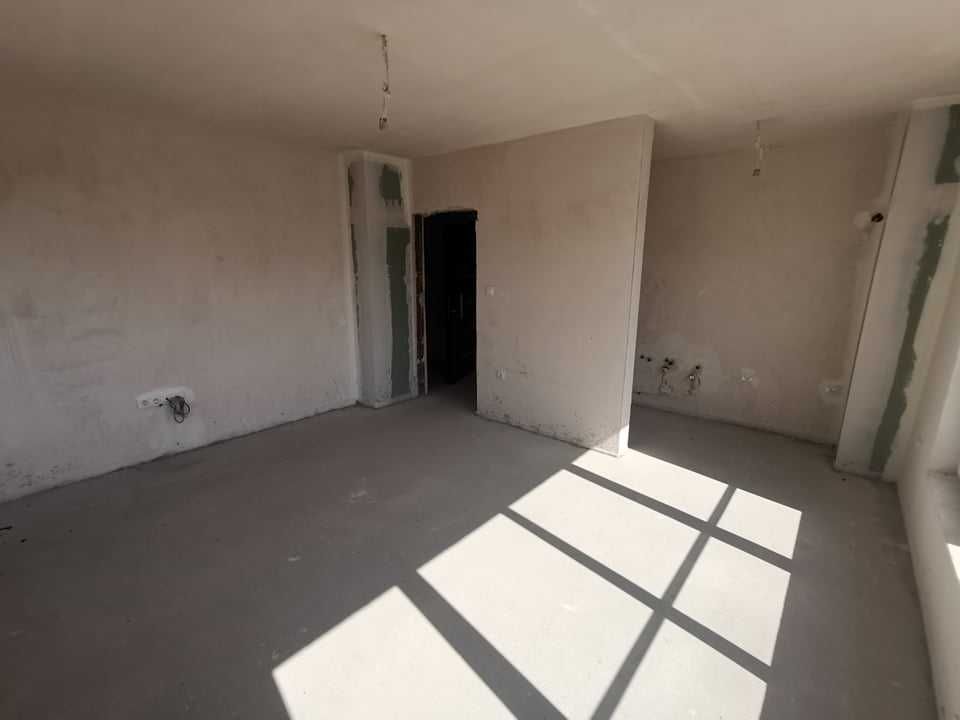 Тристаен апартамент в Пловдив, Кючук Париж - 93 кв.м за 1318 €/кв.м - Снимка #7
