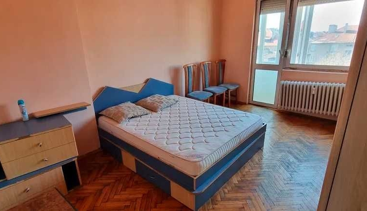 Дава се под наем Тристаен апартамент в София, Център - 110 кв.м за 899лв € - Снимка #1
