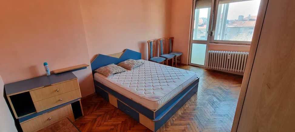 Дава се под наем Тристаен апартамент в София, Център - 110 кв.м за 899лв € - Снимка #1