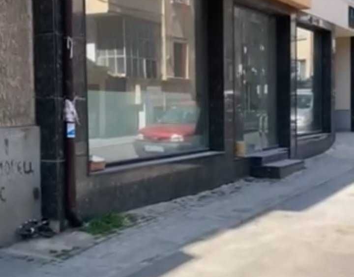 Магазин в Бургас, Център - 325 кв.м за 647 €/кв.м - Снимка #1