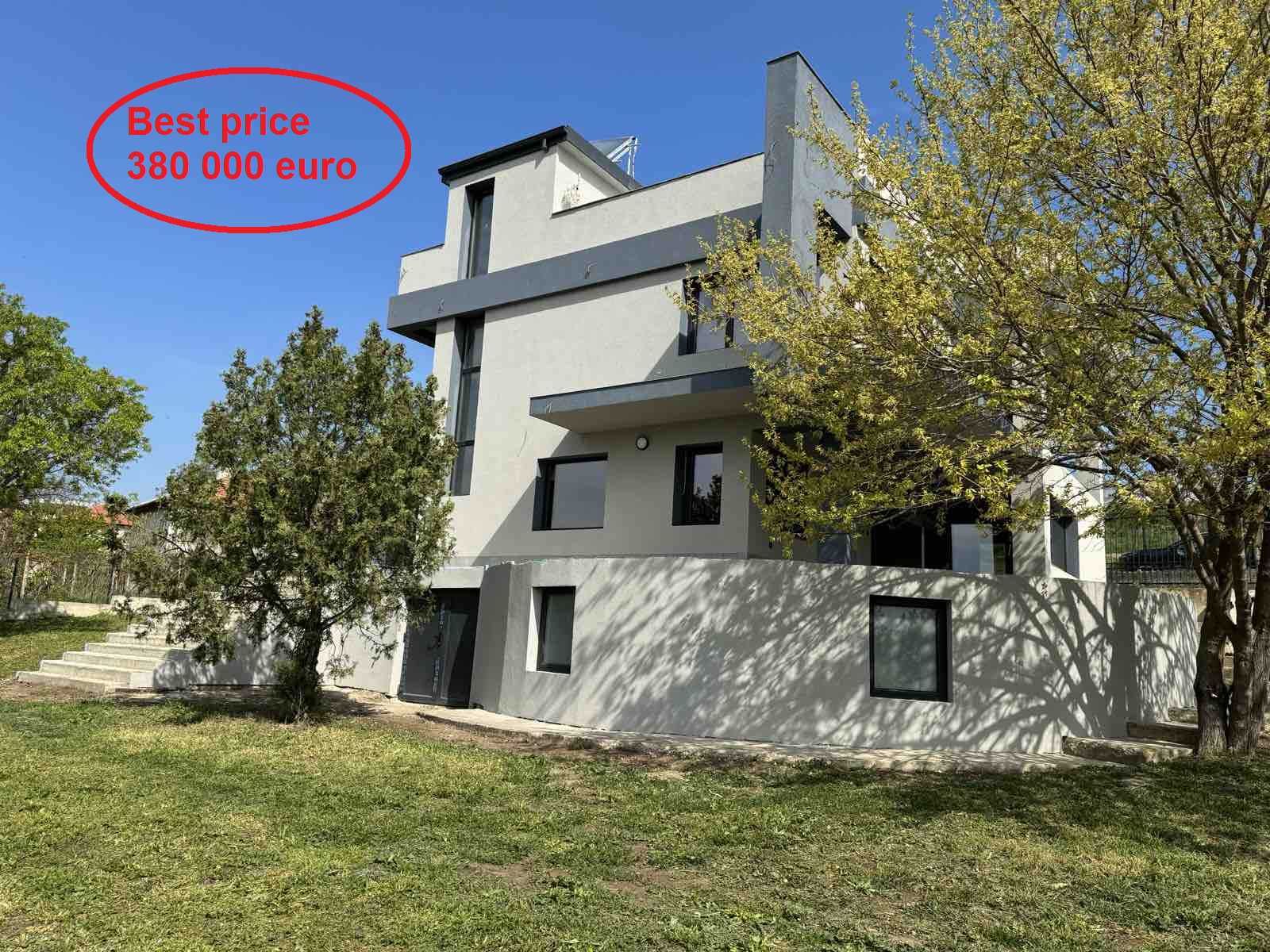 Къща в Черноморец - 360 кв.м за 1056 €/кв.м - Снимка #1