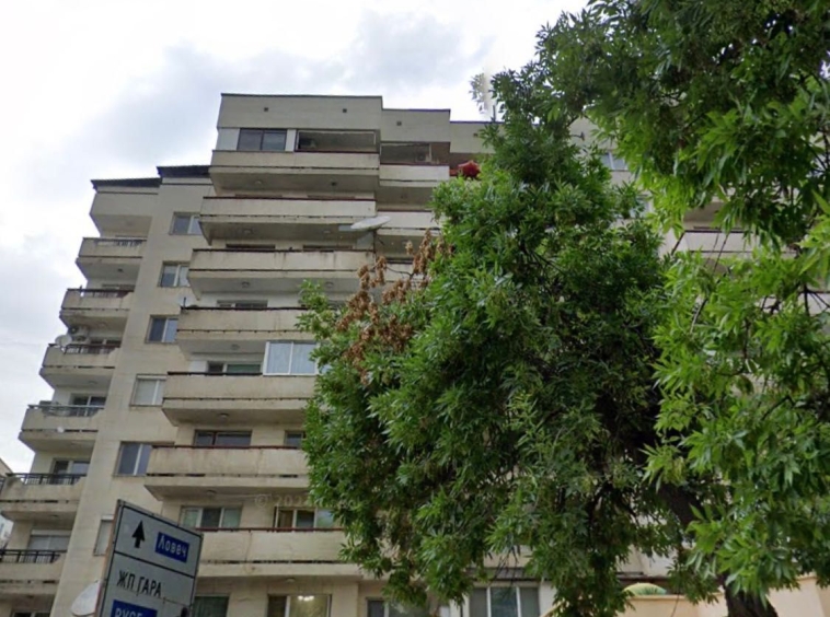 Двустаен апартамент в Плевен, Идеален център - 90 кв.м за 1500 €/кв.м - Снимка #1