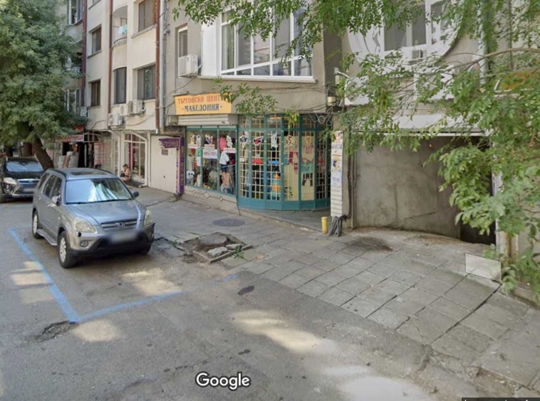 Дава се под наем Гараж / Паркомясто в Бургас, Център - 5 кв.м за 76.5 € - Снимка #1