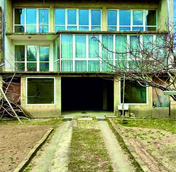 Дава се под наем Гараж / Паркомясто в Варна, Възраждане 1 - 50 кв.м за 51 € - Снимка #1