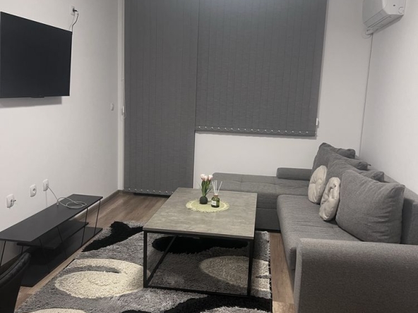 Дава се под наем Двустаен апартамент в Петрич - 63 кв.м за 259.08 € - Снимка #1