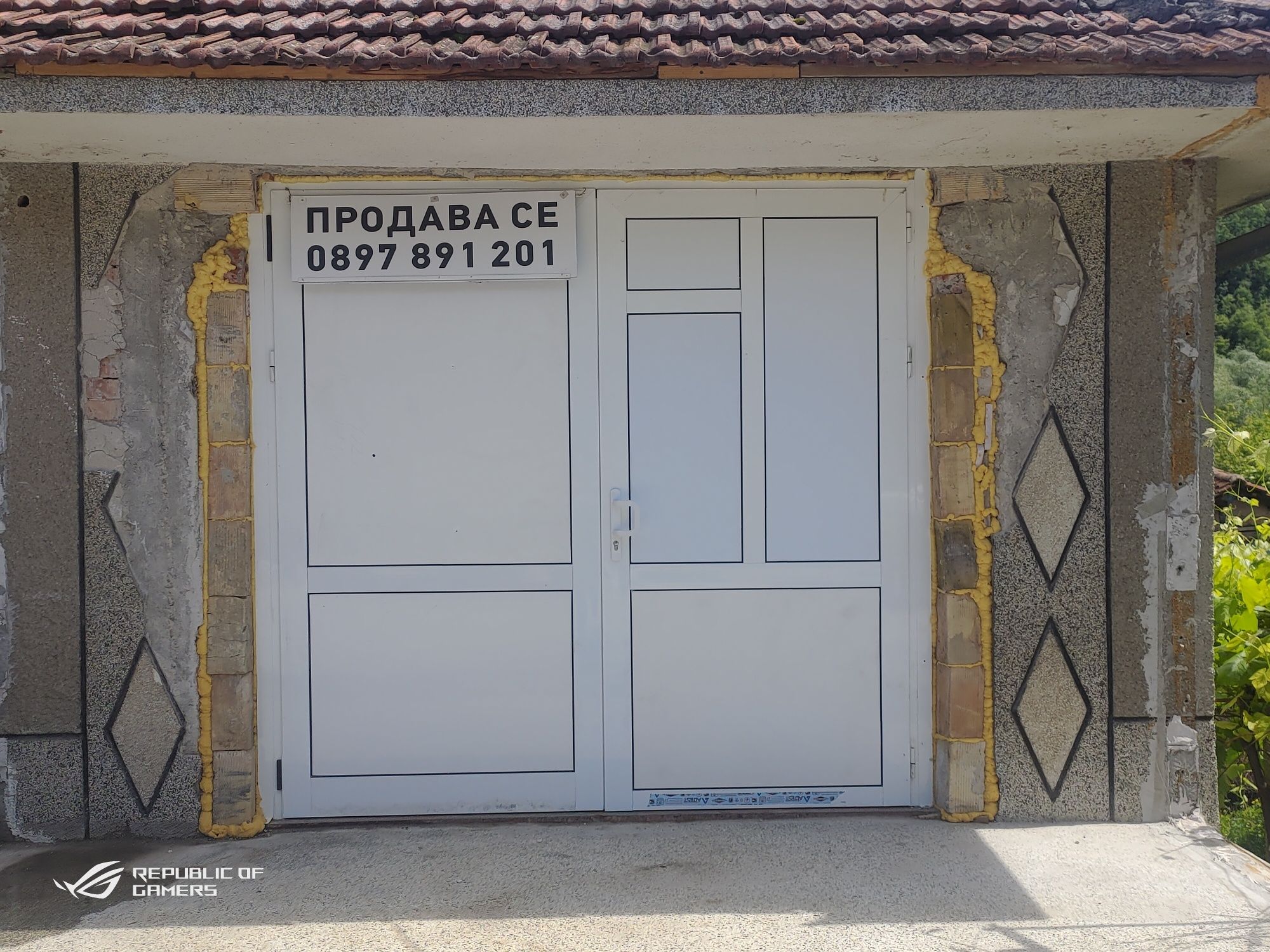 Гараж / Паркомясто в с. Караманово, Област Русе - 22 кв.м за 116 €/кв.м - Снимка #1