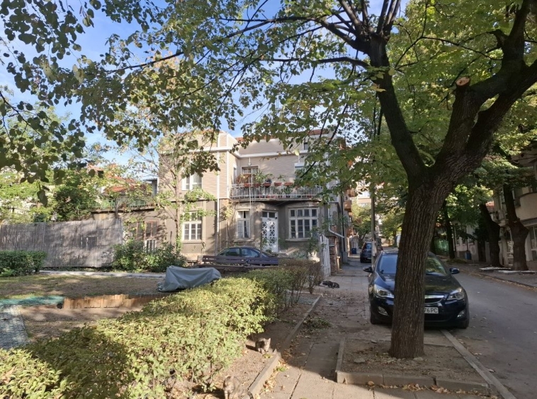 Етаж от къща в Стара Загора, Аязмото - 101 кв.м за 1768 €/кв.м - Снимка #1