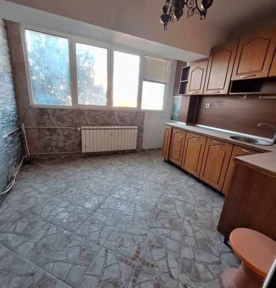 Дава се под наем Многостаен апартамент в Русе, Възраждане - 120 кв.м за 433.5 € - Снимка #1