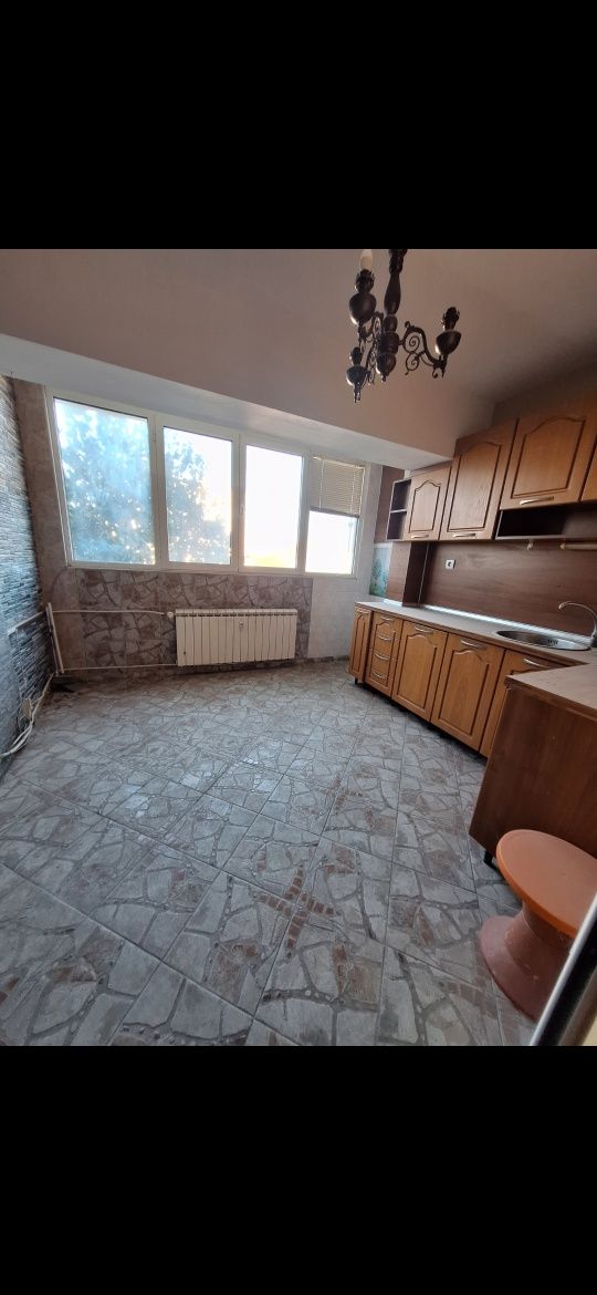 Дава се под наем Многостаен апартамент в Русе, Възраждане - 120 кв.м за 433.5 € - Снимка #1