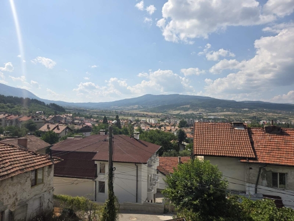 Етаж от къща в Кюстендил, Колуша - 62 кв.м за 1113 €/кв.м - Снимка #1