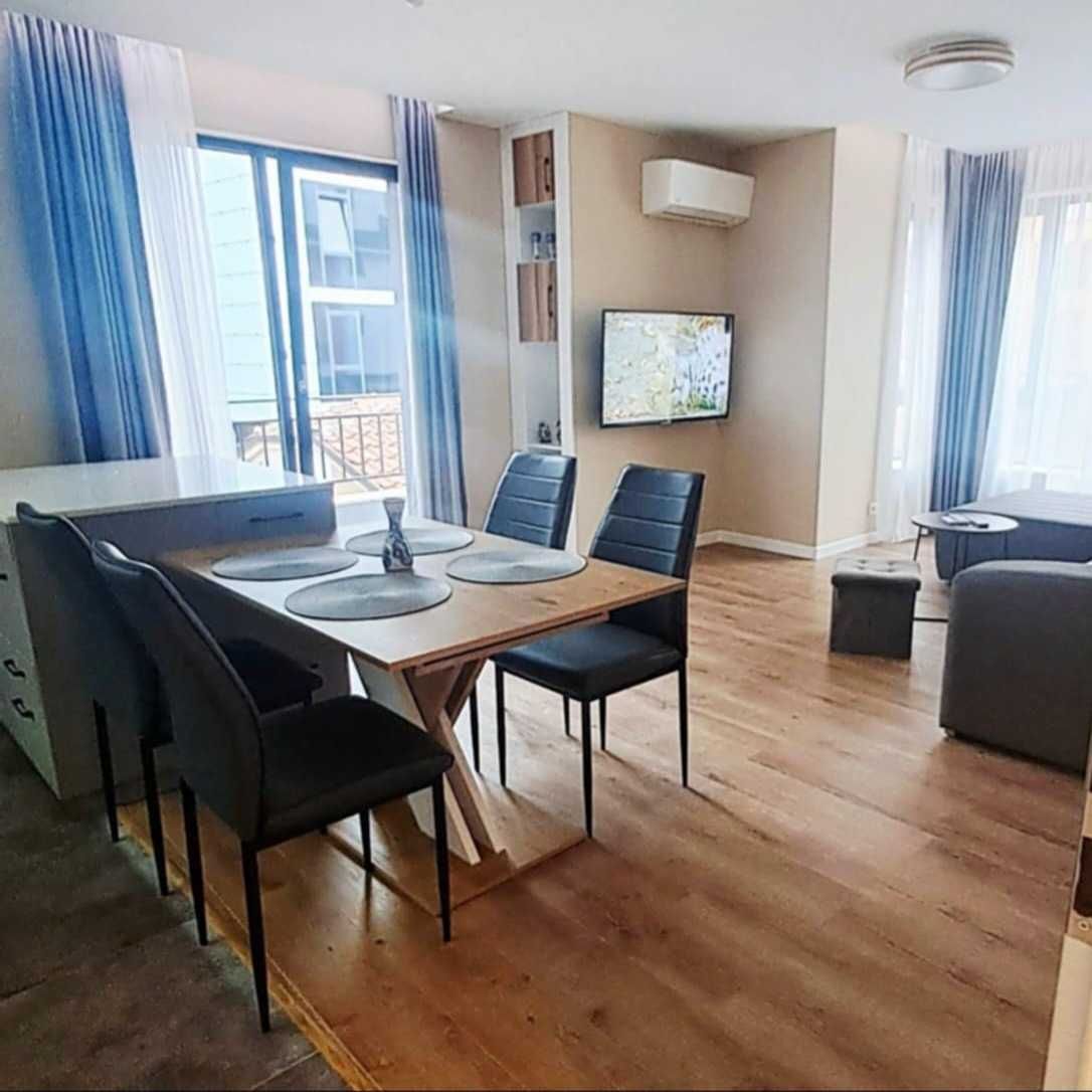Дава се под наем Тристаен апартамент в Хасково, Център - 98 кв.м за 1400 € - Снимка #1