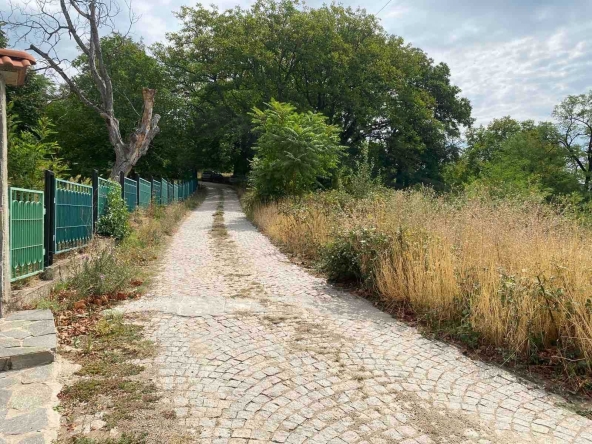 Парцел в Карлово - 1750 кв.м за 40 €/кв.м - Снимка #1