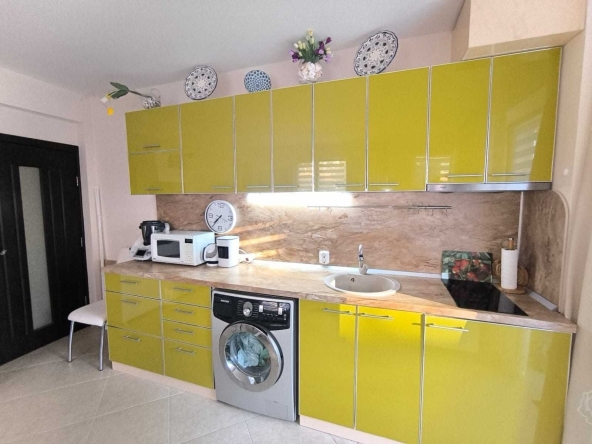 Двустаен апартамент в Поморие - 70 кв.м за 948 €/кв.м - Снимка #1