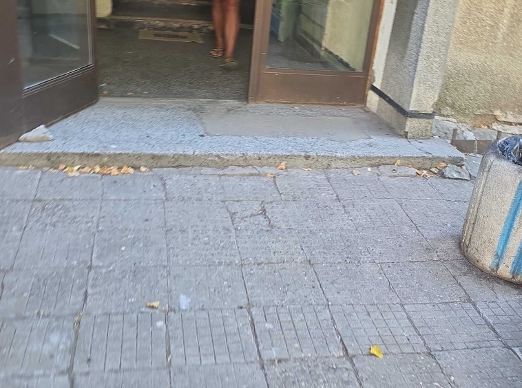 Дава се под наем Тристаен апартамент в София, Надежда 1 - 98 кв.м за 357 € - Снимка #1