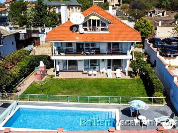 Къща в Варна, м-т Боровец - юг - 198 кв.м за 2122 €/кв.м - Снимка #1