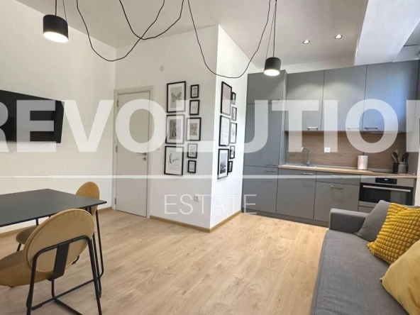 Дава се под наем Двустаен апартамент в Варна, м-т Траката - 80 кв.м за 600 € - Снимка #1