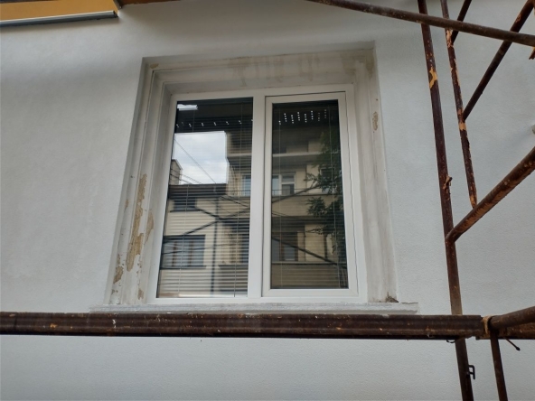 Тристаен апартамент в Дупница - 70 кв.м за 984 €/кв.м - Снимка #1